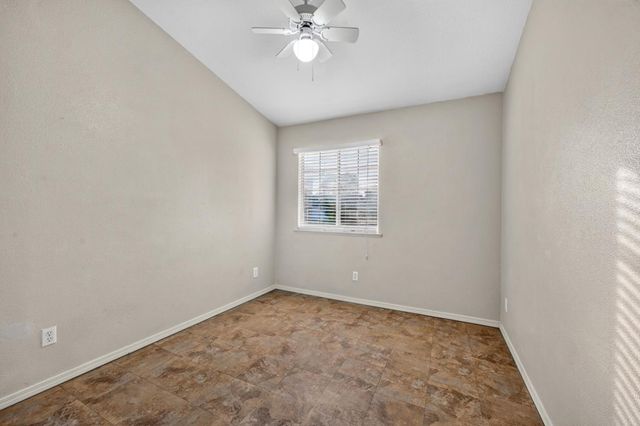 5438 N State Street, Fresno, CA 93722