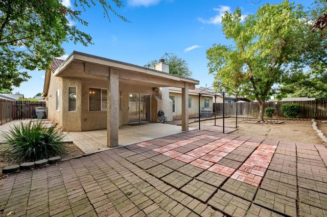 5438 N State Street, Fresno, CA 93722