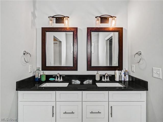 11005 Chippewa Path, North Royalton, OH 44133