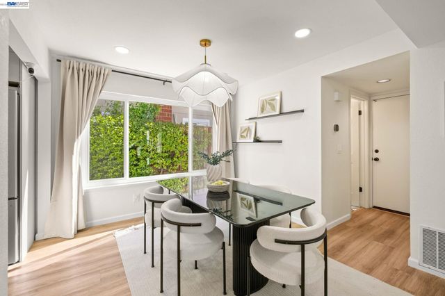 7921 Crossridge Dr, Dublin, CA 94568