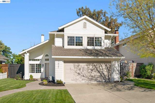 7921 Crossridge Dr, Dublin, CA 94568