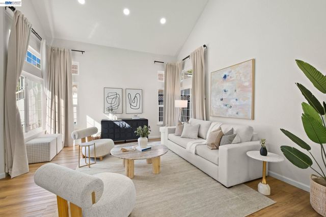 7921 Crossridge Dr, Dublin, CA 94568