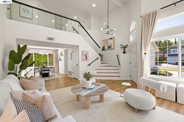 7921 Crossridge Dr, Dublin, CA 94568