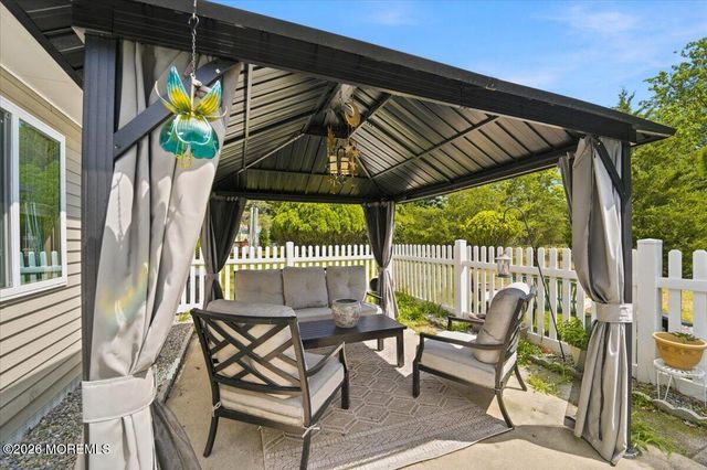 20 Le Lamentin Drive, Toms River, NJ 08757