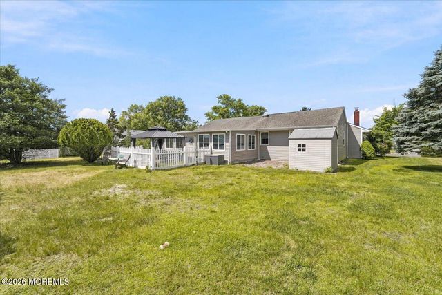 20 Le Lamentin Drive, Toms River, NJ 08757