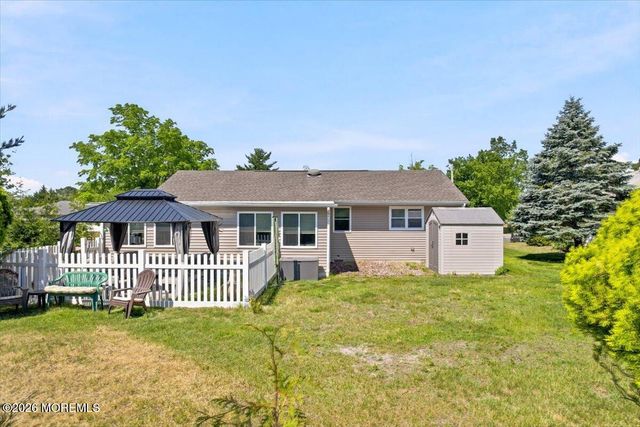 20 Le Lamentin Drive, Toms River, NJ 08757