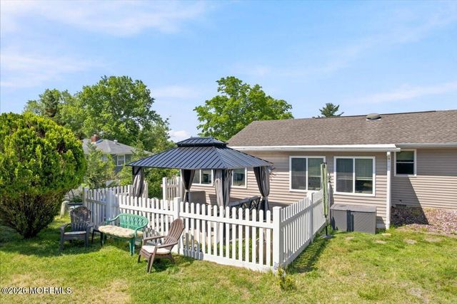 20 Le Lamentin Drive, Toms River, NJ 08757