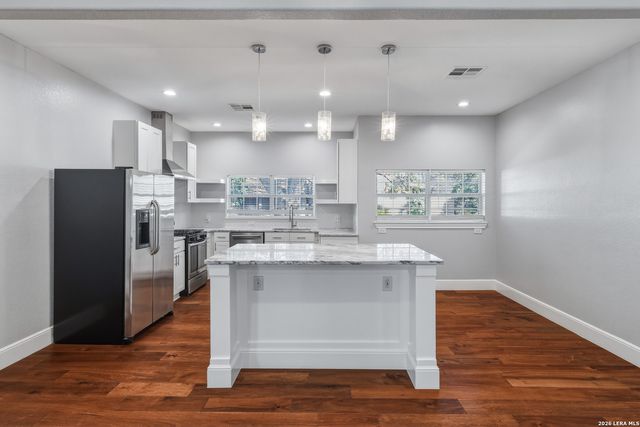 825 Eventide, Terrell Hills, TX 78209