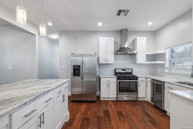 825 Eventide, Terrell Hills, TX 78209