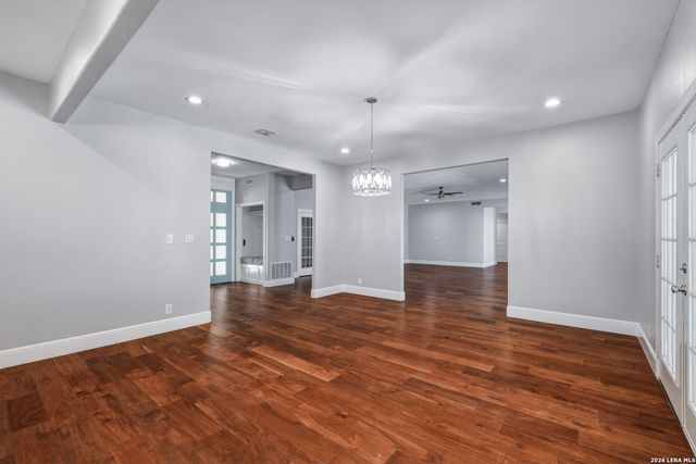 825 Eventide, Terrell Hills, TX 78209