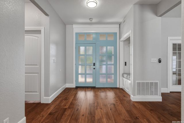 825 Eventide, Terrell Hills, TX 78209