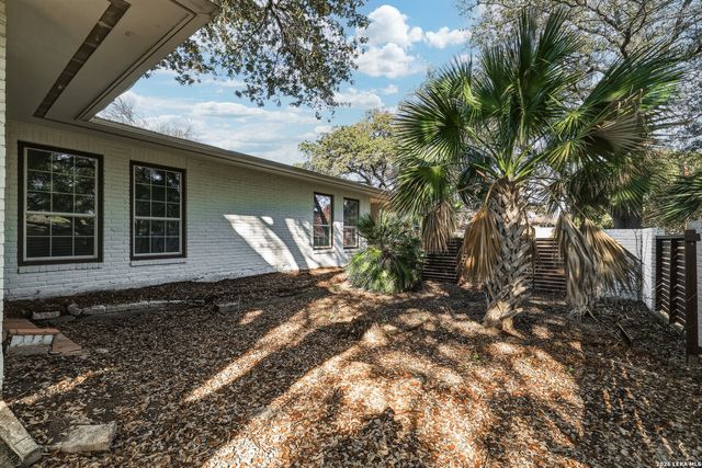 825 Eventide, Terrell Hills, TX 78209