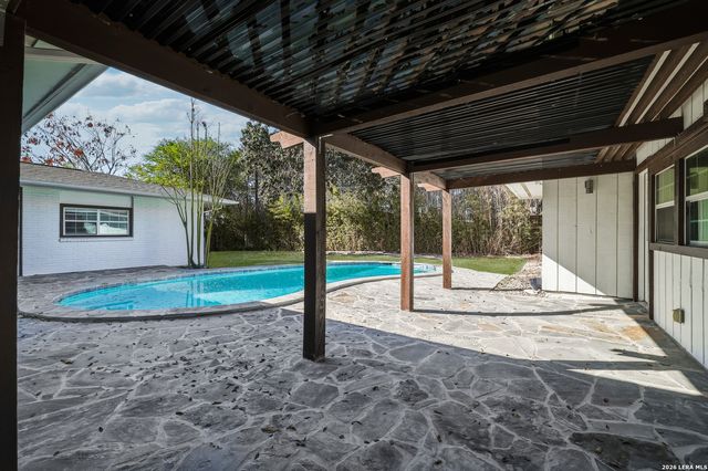 825 Eventide, Terrell Hills, TX 78209