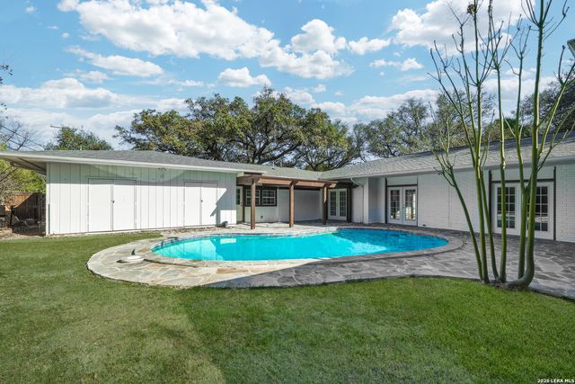 825 Eventide, Terrell Hills, TX 78209