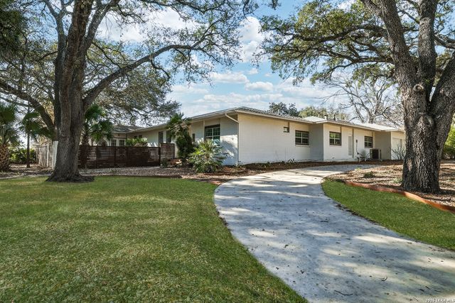 825 Eventide, Terrell Hills, TX 78209