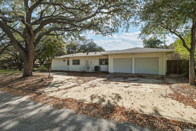 825 Eventide, Terrell Hills, TX 78209