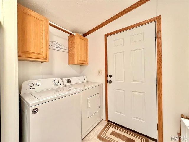 8048 Lakeside Drive, Caseyville, IL 62232