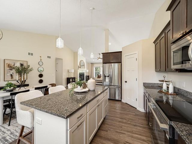 85 Maple Island Road, Lakeville, MN 55044