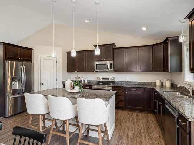 85 Maple Island Road, Lakeville, MN 55044