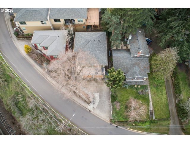 402 Bluff Rd, Hood River, OR 97031