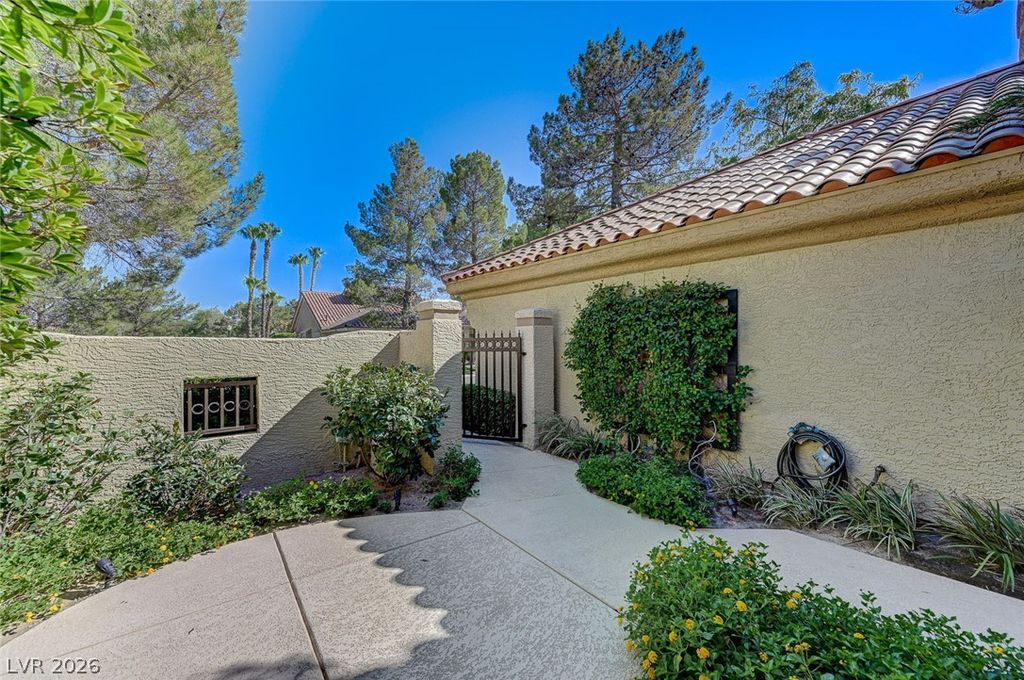 8121 Castle Pines Avenue, Las Vegas, NV 89113 — photo 2