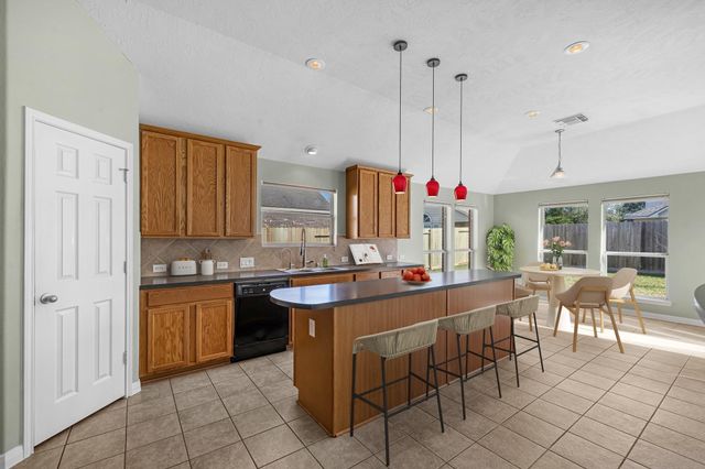 3507 Sebago Drive, Pearland, TX 77584