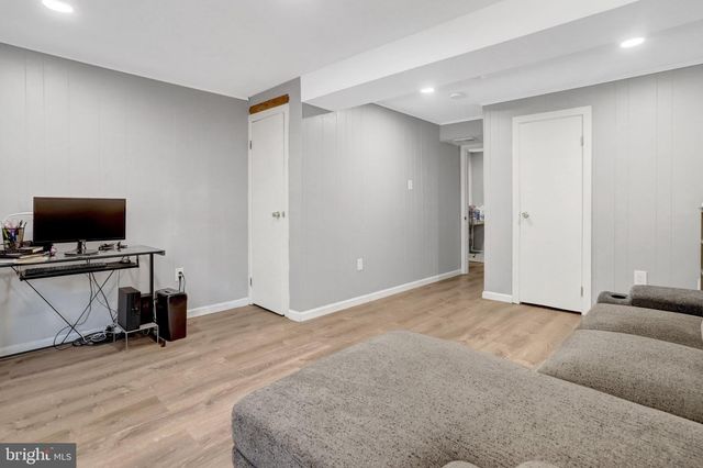 8414 CEDAR FALLS CT, Springfield, VA 22153