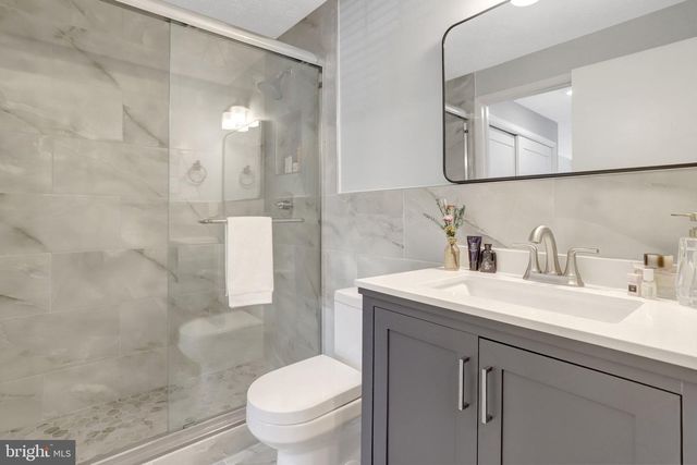 8414 CEDAR FALLS CT, Springfield, VA 22153