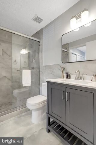 8414 CEDAR FALLS CT, Springfield, VA 22153