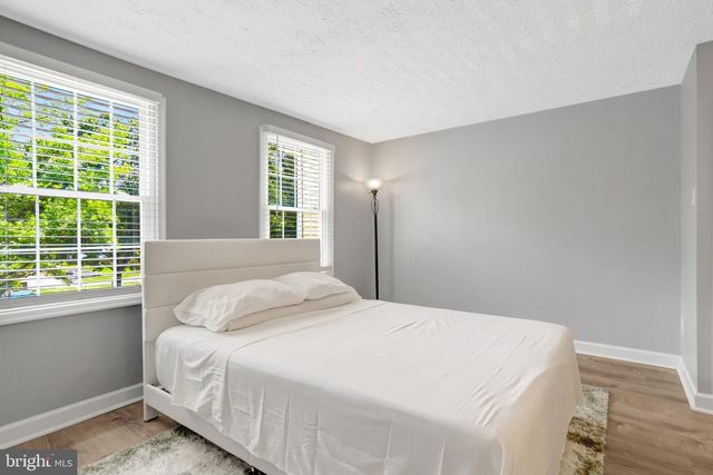 8414 CEDAR FALLS CT, Springfield, VA 22153
