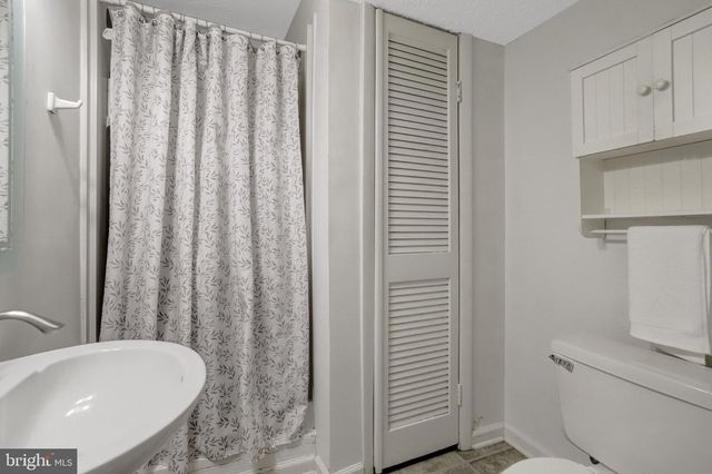 8414 CEDAR FALLS CT, Springfield, VA 22153