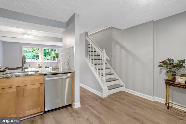 8414 CEDAR FALLS CT, Springfield, VA 22153