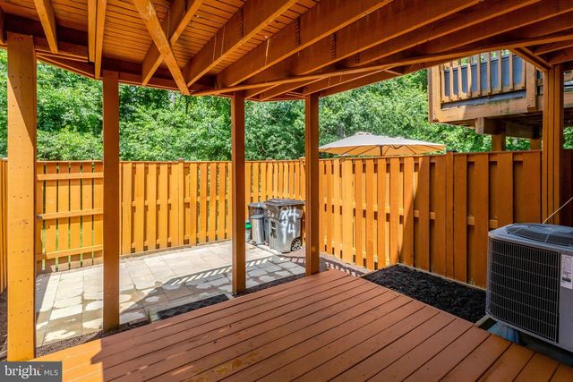 8414 CEDAR FALLS CT, Springfield, VA 22153