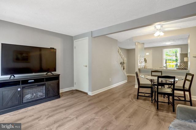 8414 CEDAR FALLS CT, Springfield, VA 22153