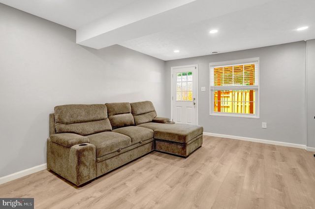 8414 CEDAR FALLS CT, Springfield, VA 22153