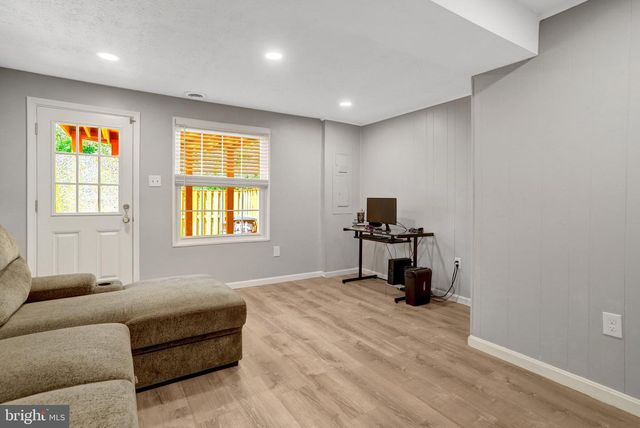 8414 CEDAR FALLS CT, Springfield, VA 22153
