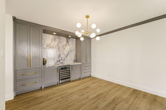 5001 Woodway Drive 1305, Houston, TX 77056