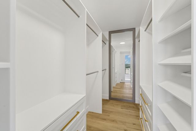 5001 Woodway Drive 1305, Houston, TX 77056