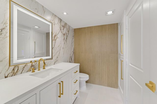 5001 Woodway Drive 1305, Houston, TX 77056