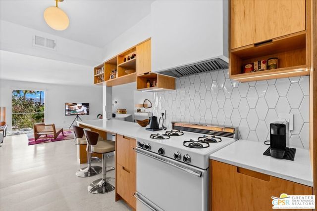 2020 Southridge Drive, Palm Springs, CA 92264