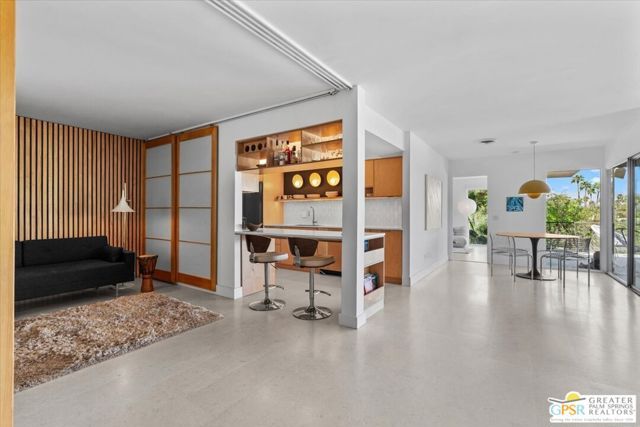 2020 Southridge Drive, Palm Springs, CA 92264
