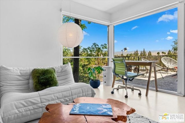 2020 Southridge Drive, Palm Springs, CA 92264