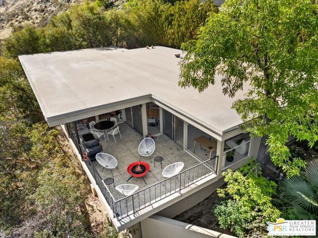 2020 Southridge Drive, Palm Springs, CA 92264