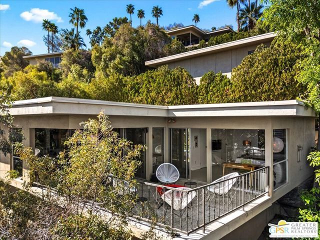 2020 Southridge Drive, Palm Springs, CA 92264