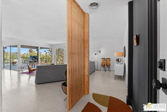2020 Southridge Drive, Palm Springs, CA 92264