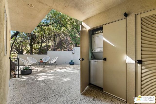 2020 Southridge Drive, Palm Springs, CA 92264