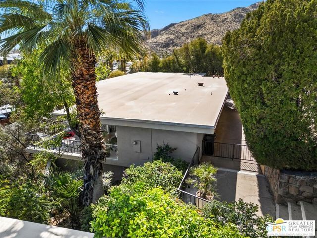 2020 Southridge Drive, Palm Springs, CA 92264