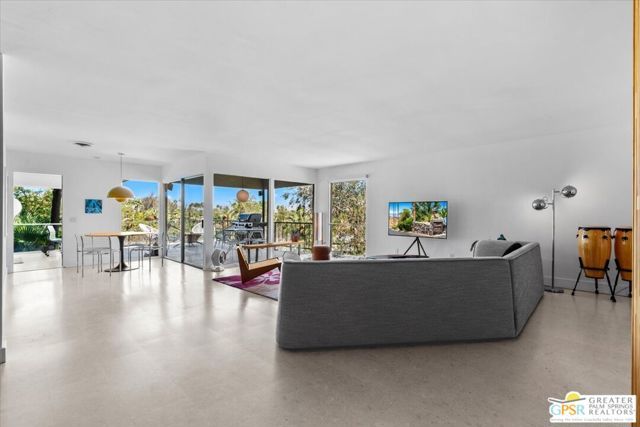 2020 Southridge Drive, Palm Springs, CA 92264