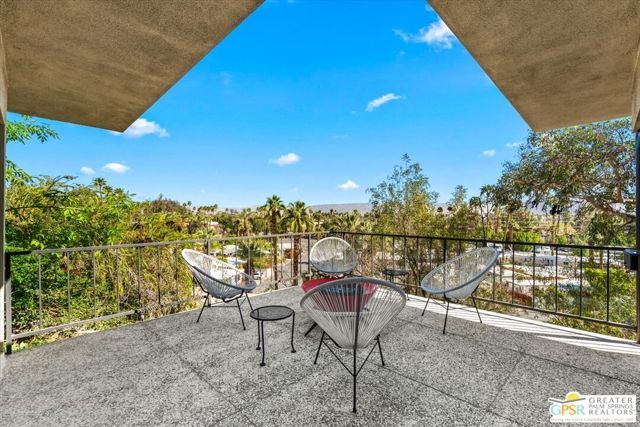 2020 Southridge Drive, Palm Springs, CA 92264