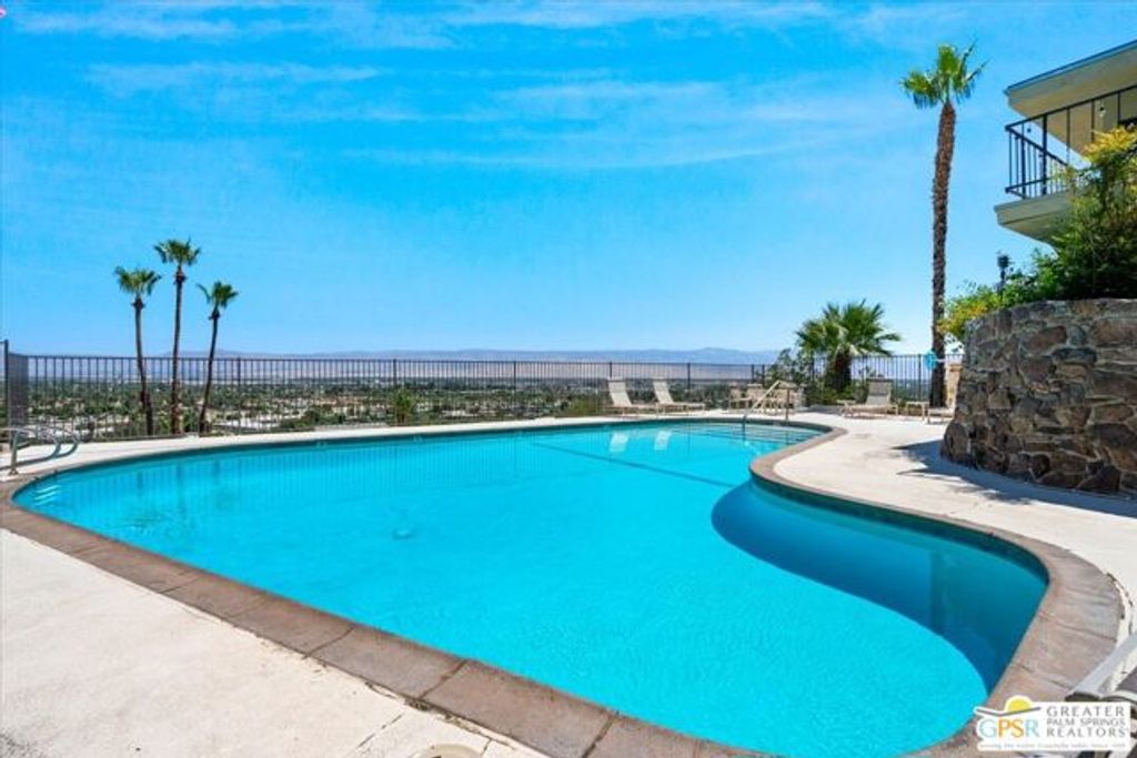 2020 Southridge Drive, Palm Springs, CA 92264